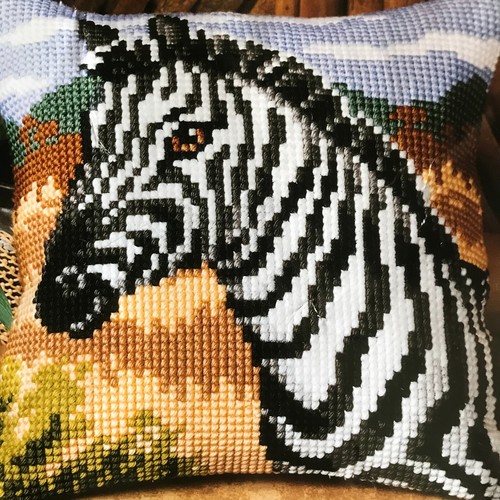 Vervaco Cross Stitch Tapestry Kit “Zebra” Cushion Cover Front 40x40cm - 第 1/11 張圖片