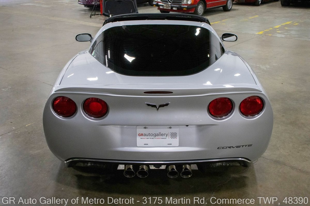 2009 Blade Silver Metallic Chevrolet Corvette   | C6 Corvette Photo 6