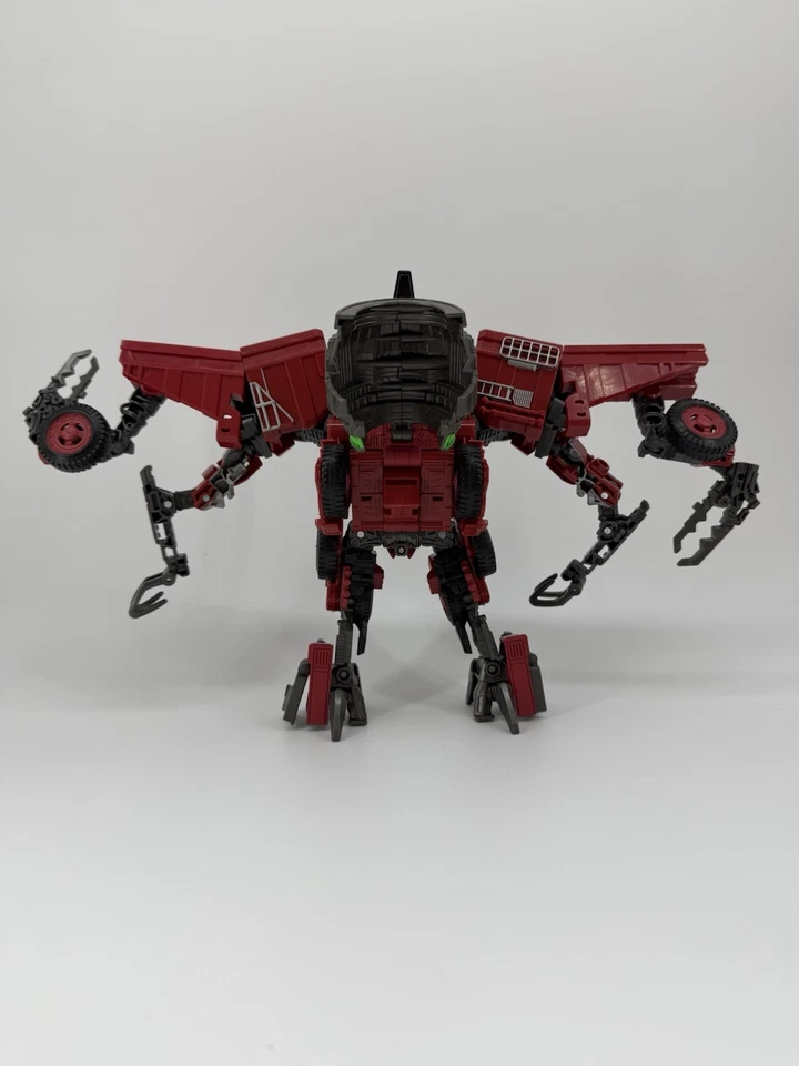 Figura Constructicon Transformers Studio Serie 66 Leader Class Overload ROTF Foto 2 de 2