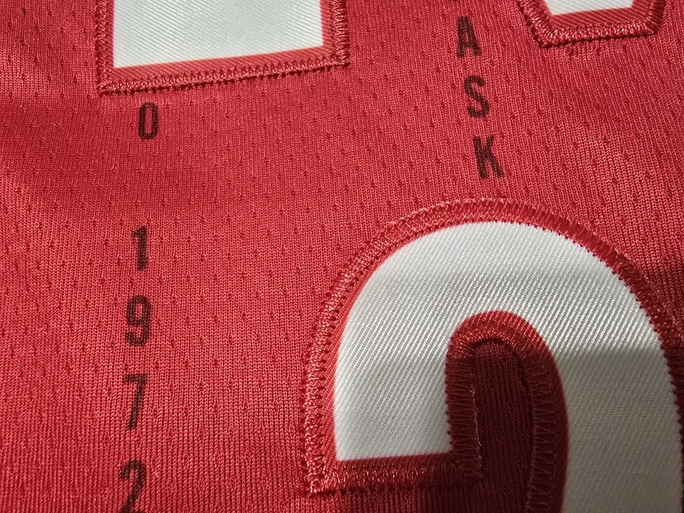 Caitlin Clark Indiana Fever Swingman Nike Rebel Edition Jersey Size 50 Large NWT - Image 4 of 4