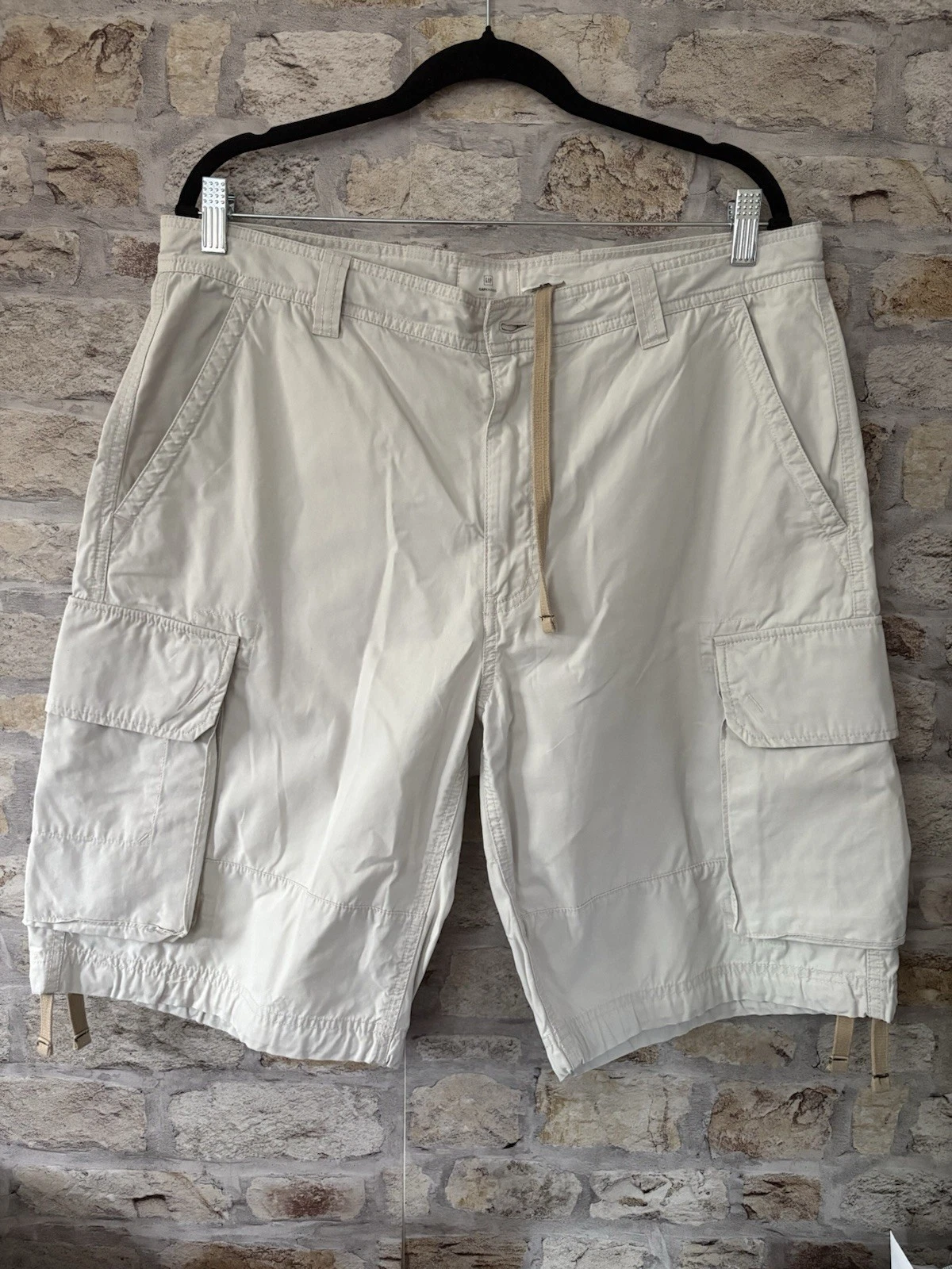 Vintage Gap Cargo Shorts Mens Khaki Beige 38 Waist 2003 Button Combat
Opens in a new window or tab