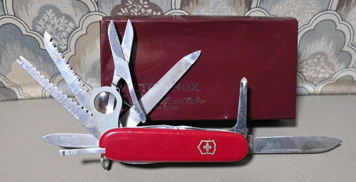 Victorinox Swiss Army Multi-Tool Knife Scissors Magnifying Glass