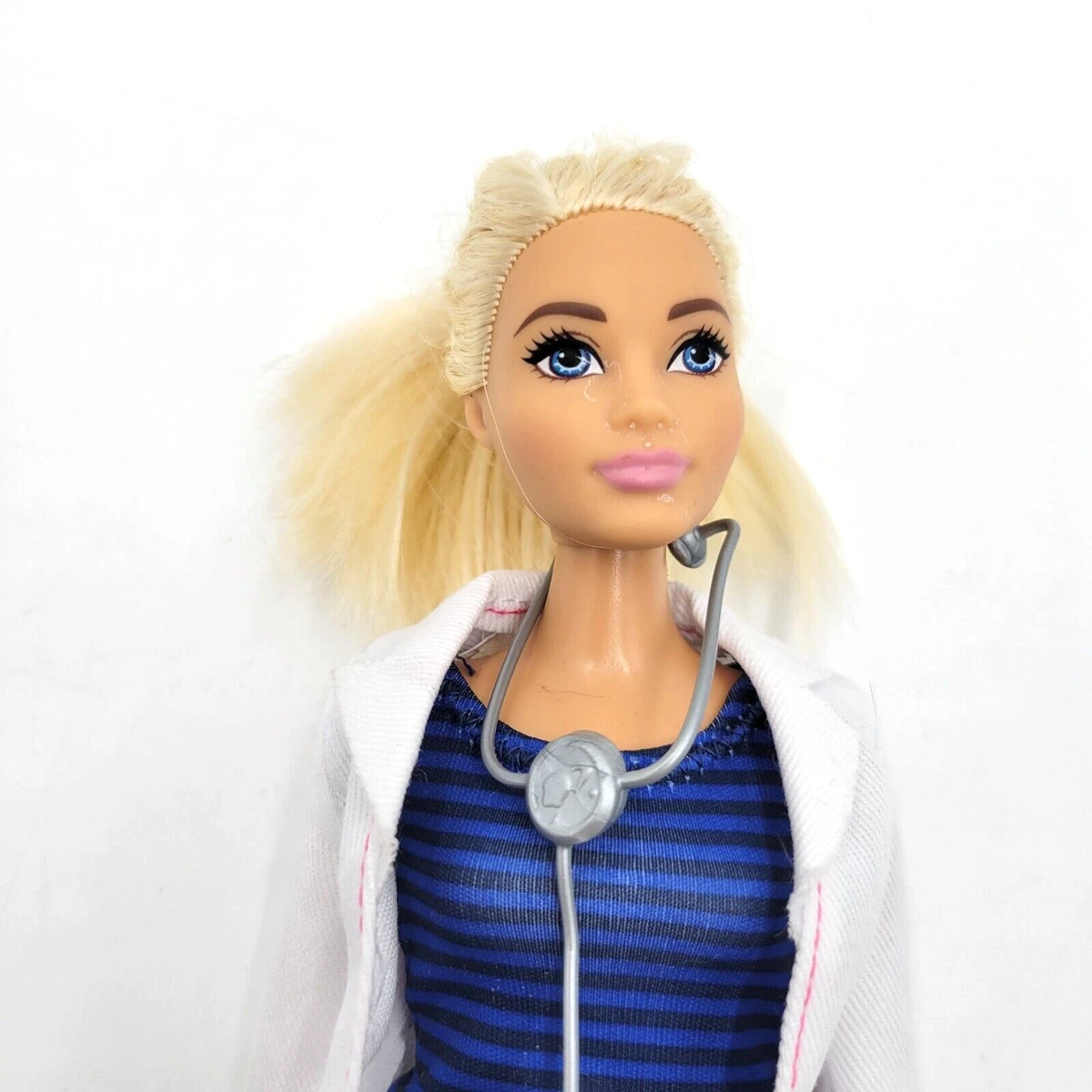 Barbie doctor doll hotsell with stethoscope