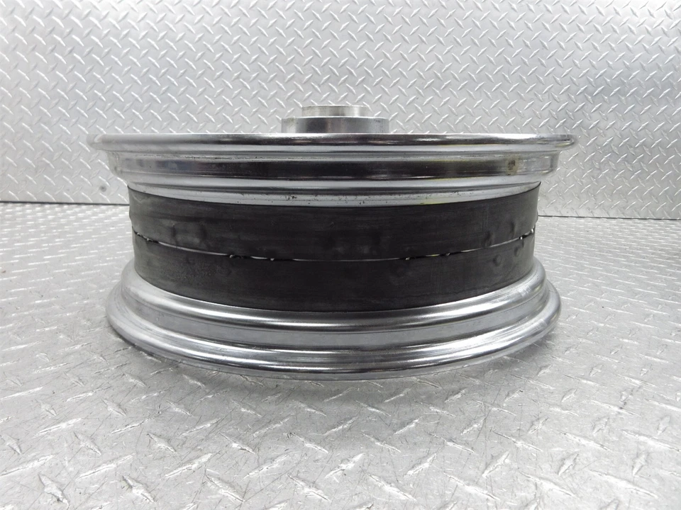 Llanta trasera Indian Chief Vintage 2016 16x5 recta video real OEM Foto 4 de 4