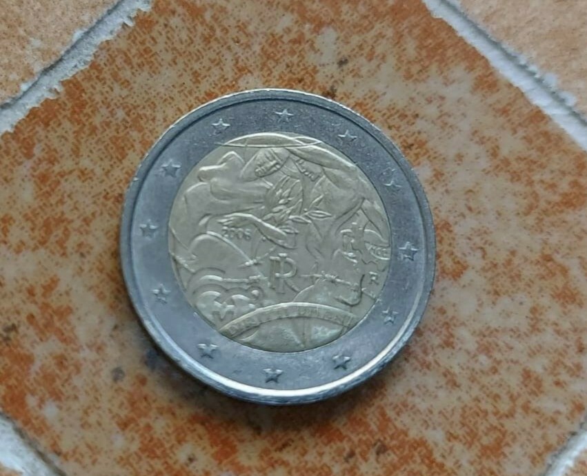 Foto 1 di 2