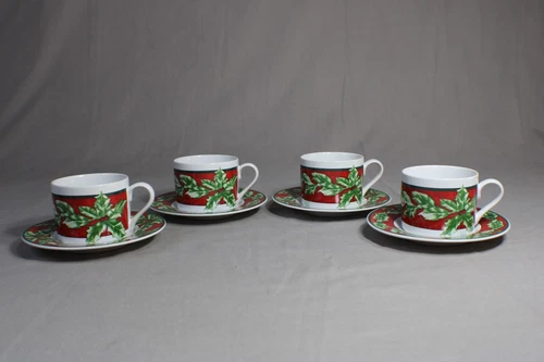 4 International Tableworks Cups 4 Saucers In The Christmas Celebration Pattern