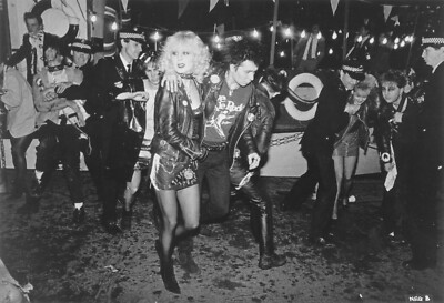 GARY OLDMAN CHLOE WEBB SID AND NANCY 8X10 PHOTO K1388 | eBay