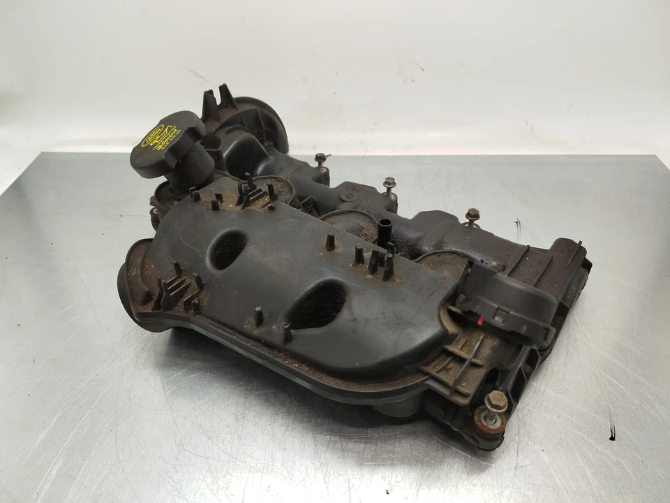 LAND ROVER RANGE TDV6 2005-2013 CUBIERTA COHETE DERECHA 4S7Q-9424-H Foto 2 de 4