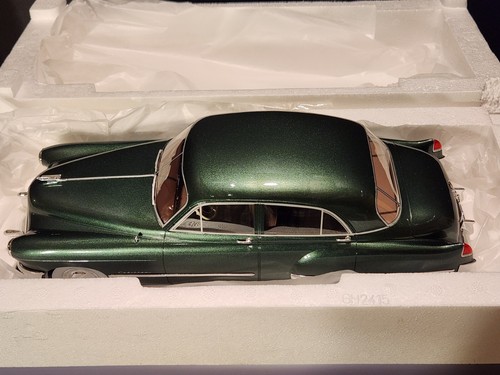 CMF 1949 Cadillac Series 62 Touring Sedan 1/18 Resin Model - Green, MIB #18000 - Picture 8 of 15