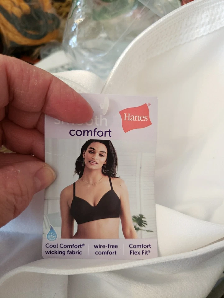 Hanes G199 SmoothTec ComfortFlex Fit Wirefree Bra Size Small White - Image 2 of 2
