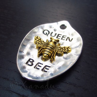 Queen Bee 43mm Antiqued Gold And Silver Plated Pendants C3996 - 2, 5 Or 10PCs