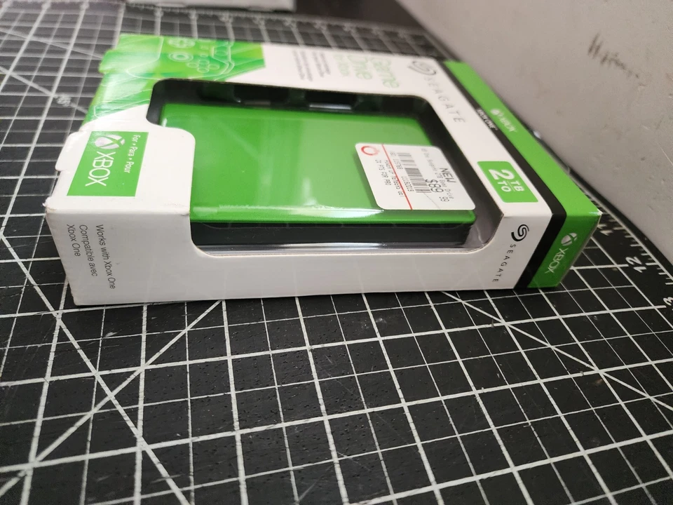 NEW Seagate Game Hard Drive for Xbox One 2TB Green NEW SEALED ! - Image 2 of 4