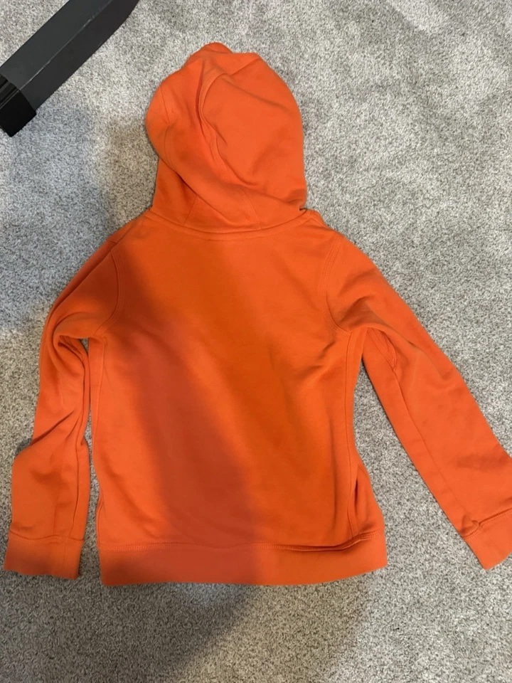 Sudadera con Capucha Nike Polar Niños Grandes Talla Pequeña Naranja Con Swoosh Negro Y Blanco Nike Foto 2 de 3