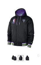 New Milwaukee Bucks Nike 2021/22 City Edition Courtside Hooded Full-Zip Jacket