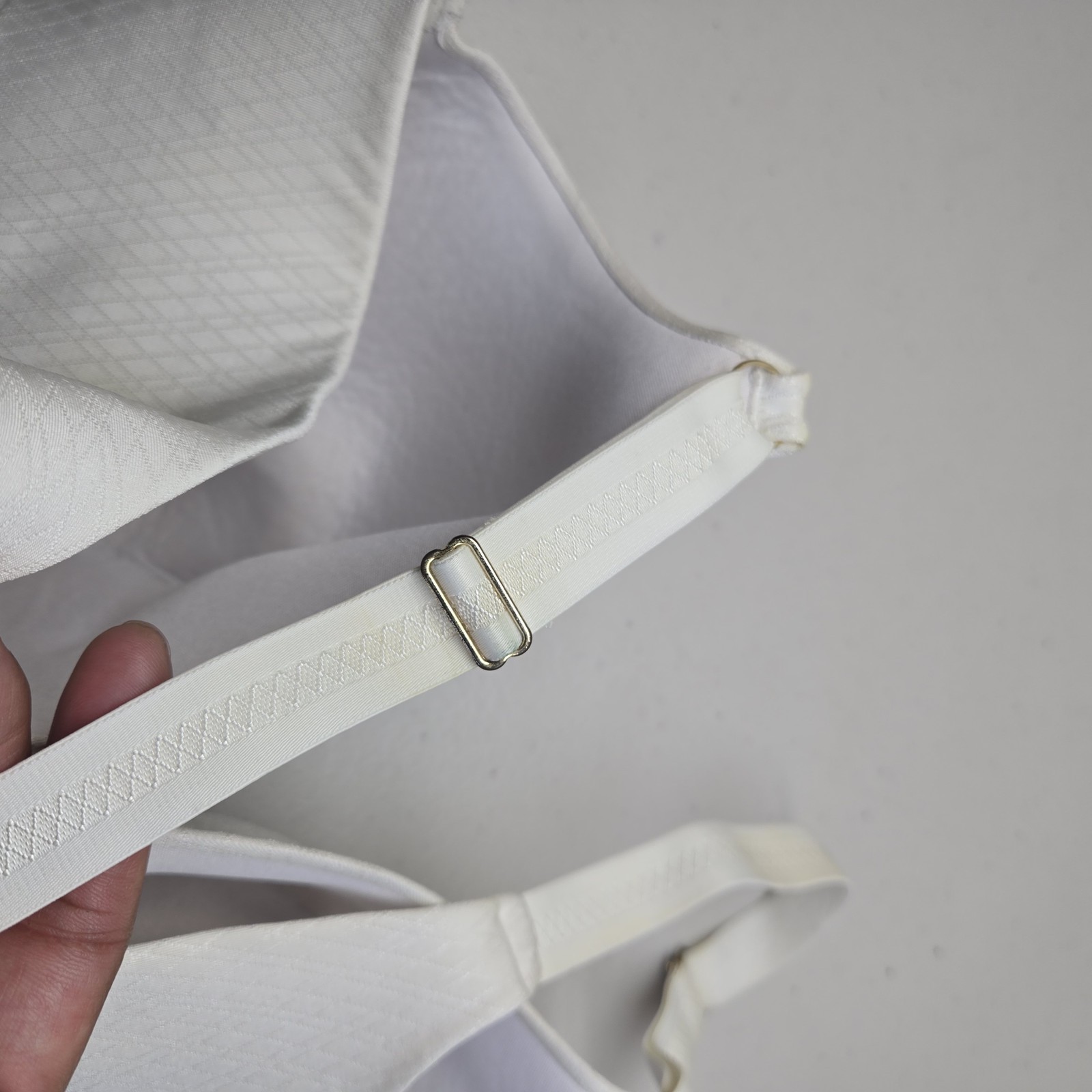 Vanity Fair Women Bra 40D White 75312 Back Smoothing T Shirt Underwired