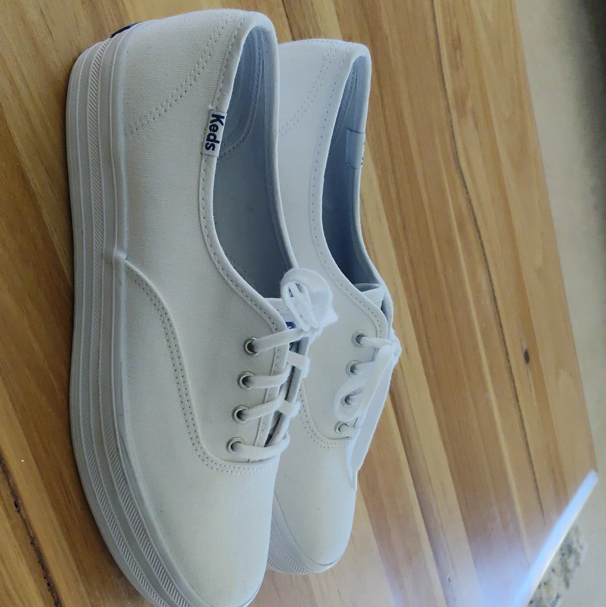 Keds Women’s White Solid Low Top Lace Up Athletic Sneakers US 7 Aus 7