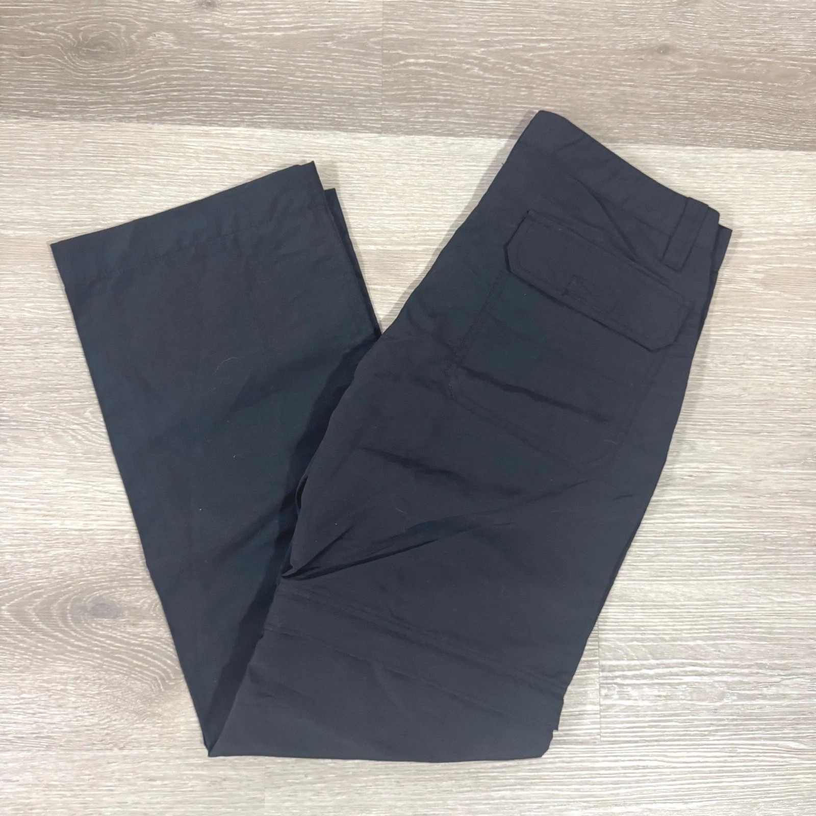 NWT Old Navy Convertible Cargo Pants Mens 32 Black Nylon Hiking Zip Off Shorts
Opens in a new window
