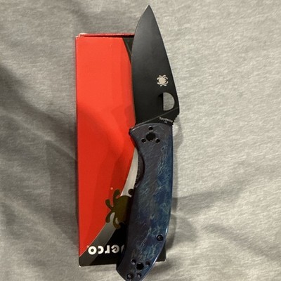 Spyderco Tenacious, Black D2 Plain Blade, Blue Disarray Titanium Handle