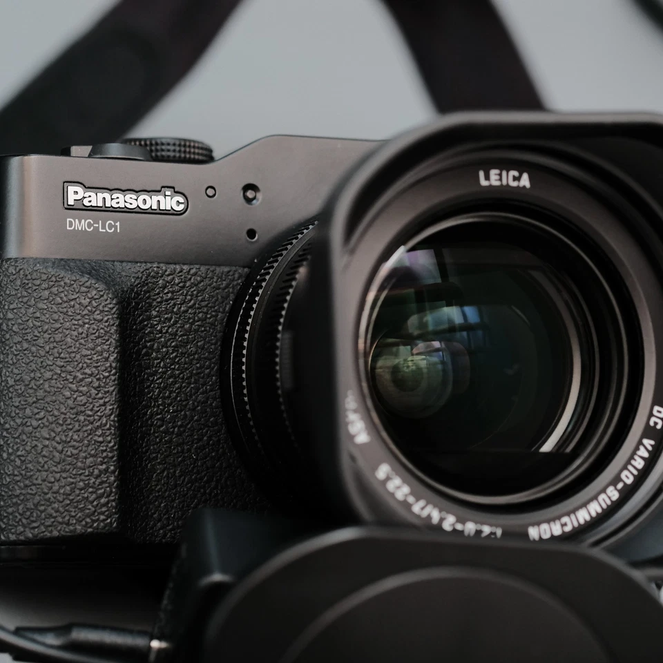 mint PANASONIC LUMIX DMC-LC1 - LEICA DC Vario Summicron 7-22.5mm f/ 2.0-2.4 - Bild 2 von 4