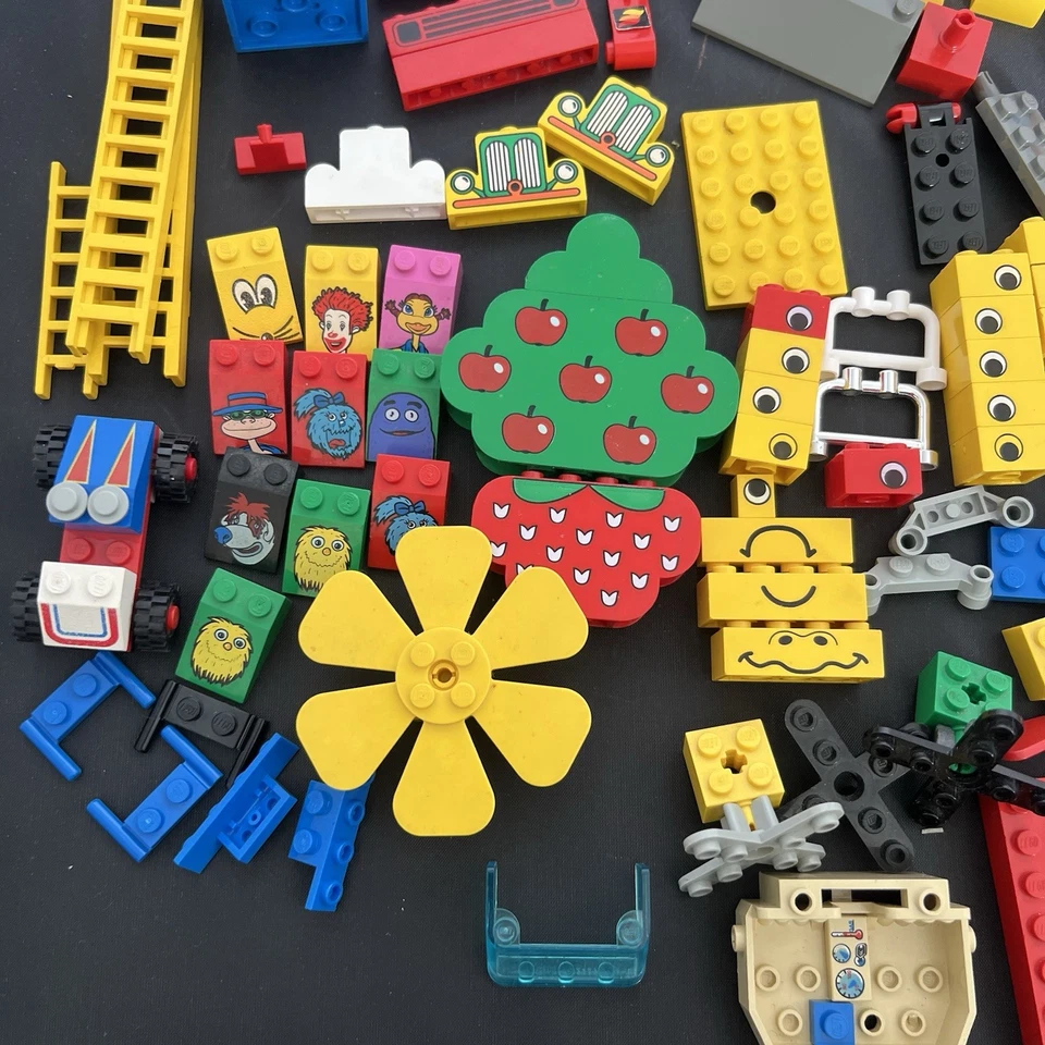 Vintage 1980’s LEGO Mixed Lot Of Parts Wheels Windows Bricks People - Image 2 of 4