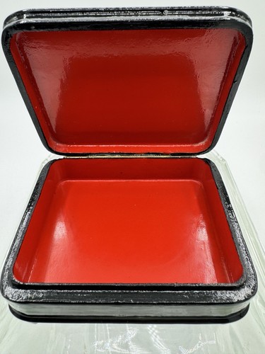 Caja con bisagras de laca rusa firmada a mano Mikheev B. Retrato de doncella de nieve. - Imagen 5 de 8