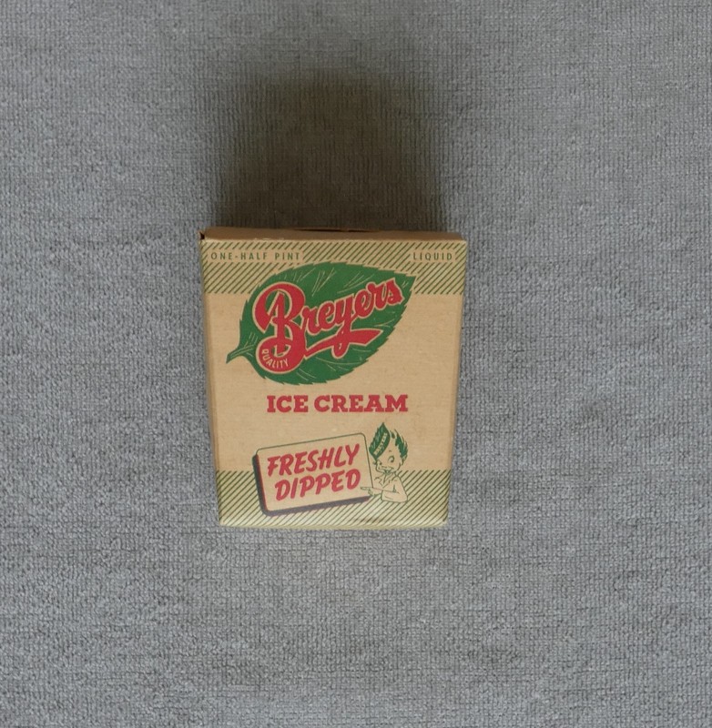 Breyers vintage one half pint ice cream freshly dipped pail cardboard carton, PA