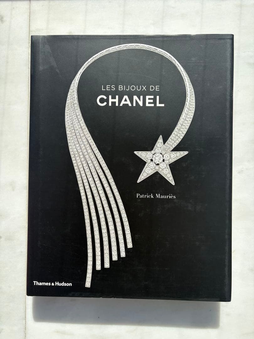 LES BIJOUX DE CHANEL Patrick Mauries 2015 Thames  Hudson Hardcover Art Book