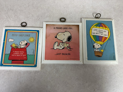3 Snoopy Plaques ''Keep Smiling'', ''A Friend'' and ''When You've Got a Friend'' 1965