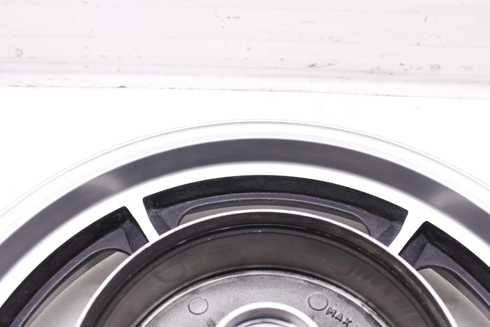 86 HONDA MAGNA 700 VF700C 原始设备制造商后轮 RIM 42650-ME9-770 — 第 3/4 张图片