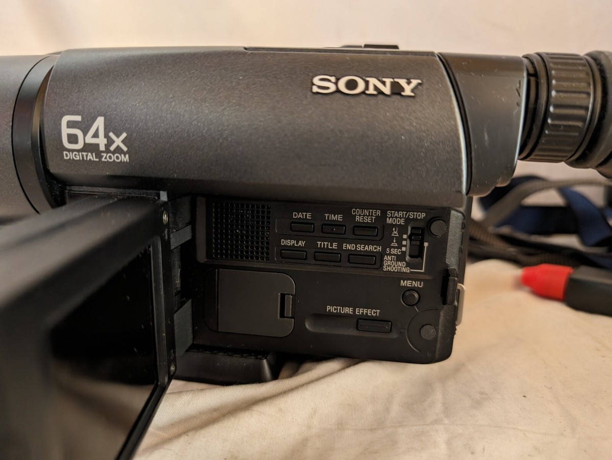 SONY Handycam Vision CCD-TRV15 NTSC Video 8 Camera w