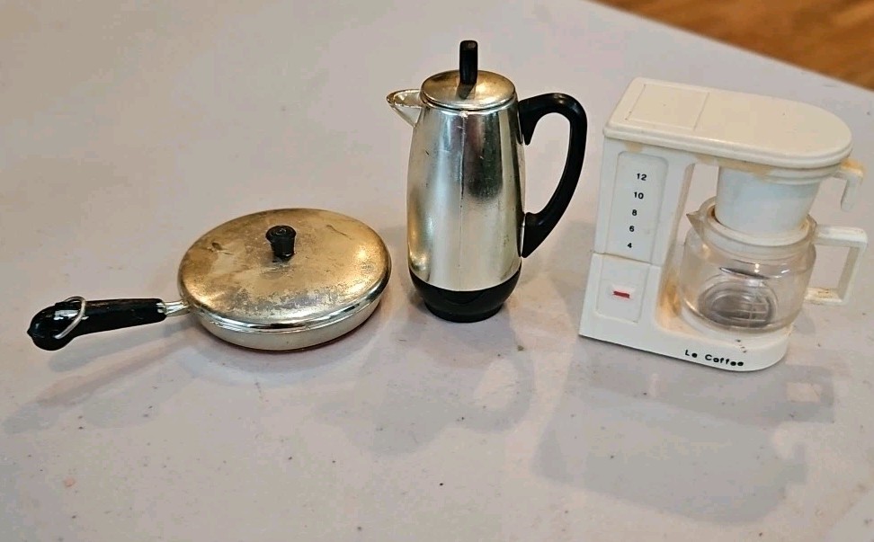 Vintage Refrigerator Magnets Coffee Pots & Pan