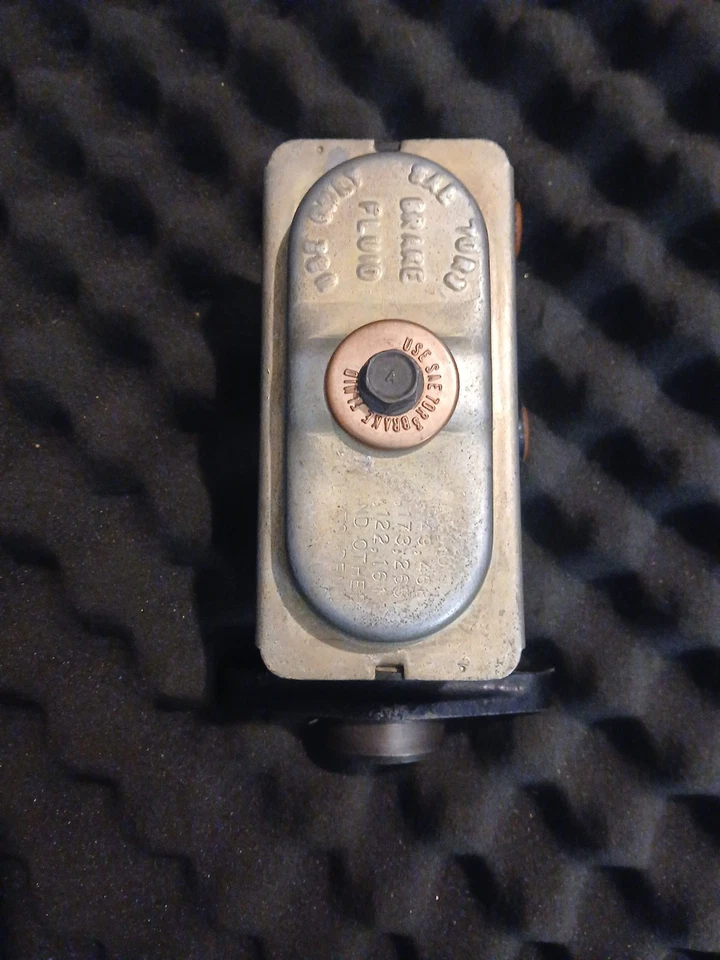 Cilindro maestro de freno NOS - Wagner F53536 C#618012 - Modelos Cadillac 1962-1966 Foto 4 de 4