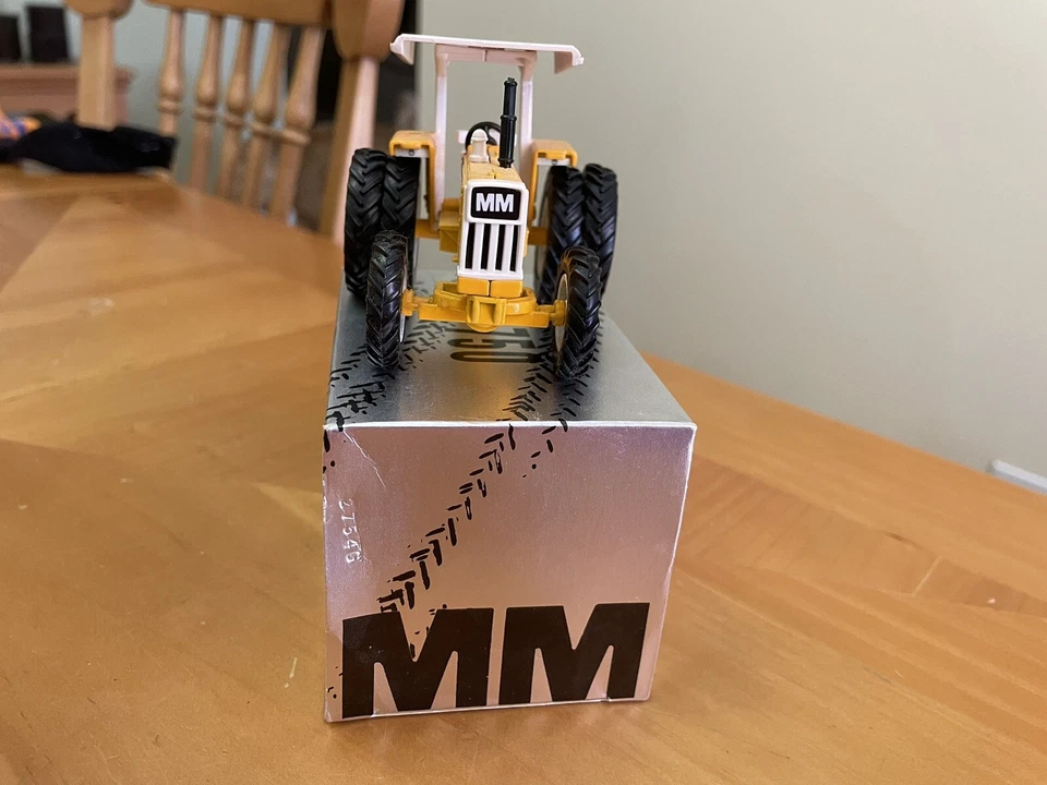 1994 / 1995 Toy Farmer Show Tractors 1/43 Allis Chalmers and Minneapolis Moline - Image 4 of 4