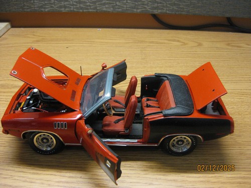 1/18 1971 PLYMOUTH 'CUDA CONVERTIBLE , HIGHWAY 61 , 1 OF 60 CONVERTED BY YCID - Picture 19 of 21