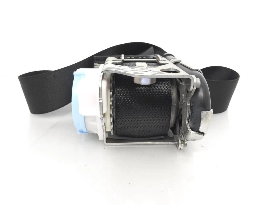 2015-2020 Mercedes-Benz Gla250 Front Passenger Right Seat Belt Retractor *Black - Image 3 of 4