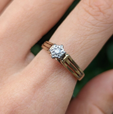 Vintage 9ct yellow & White Gold Diamond Solitaire Starburst Ring Size 6.5 / M.5