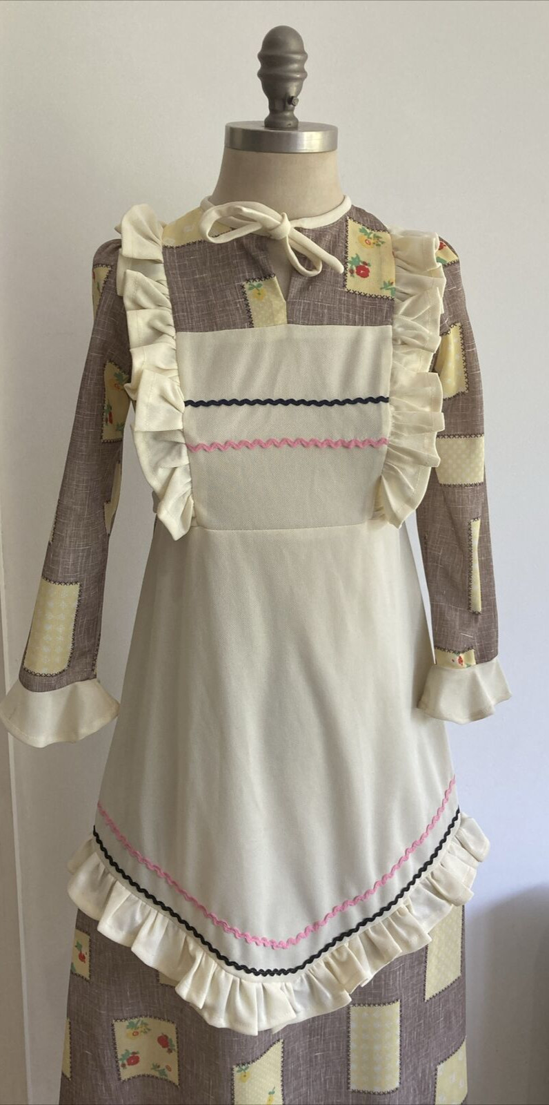 1970s Vintage Rare "Diolen" Patchwork Print Dress, 16.5" pit to pit 2