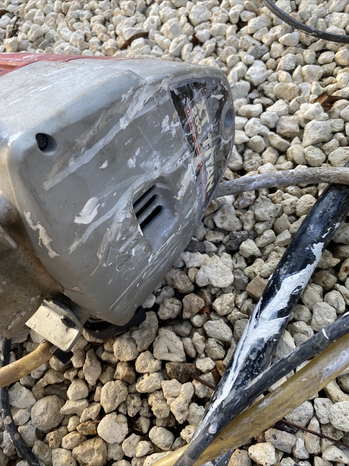 Titan compact XT250 airless paint sprayer POWERS ON CLOGGED READ Asis