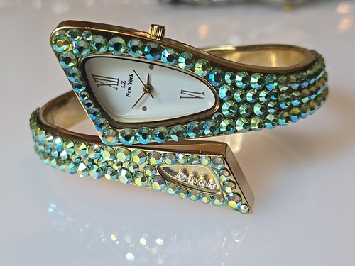 LZ New York Ladies Bracelet Watch W Iridescent Crystals Unique Shape - Picture 9 of 12