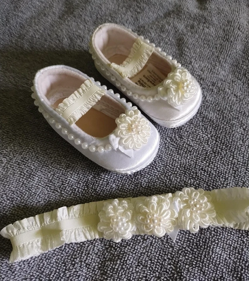 NUEVO Regalo Hecho a Mano Bebé Niña Navidad Blanco (Recién Nacido) Conjunto de Zapatos con Cuentas Foto 2 de 4