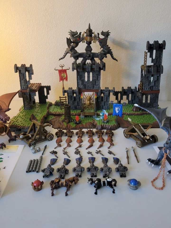 Mega Bloks Dragons Warriors Fortress - Image 2 of 4