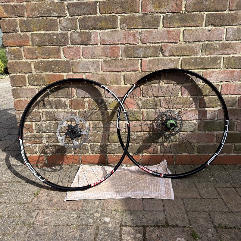 Hope Wheels Pro 4 Stans Flow EX 32H BOOST 29er Shimano driver and disks
