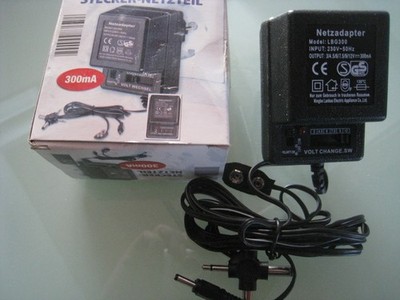 Stecker Universal Netzgerät, elektron. stabilisiert: 3 - 12V, 300 mA