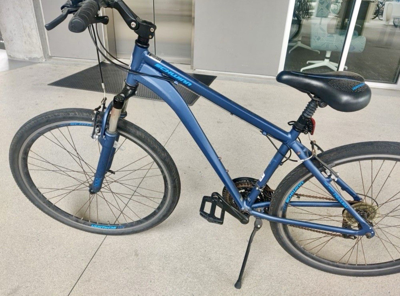 Schwinn Men&rsquo;s GTX 3 Hybrid Bike Large Frame Tourney Microshift 3x7 Speed
