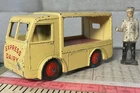 Vintage MECCANO Dinky Toys 30V N.C.B. Express Dairy Electric Van V.G.C & Milkman