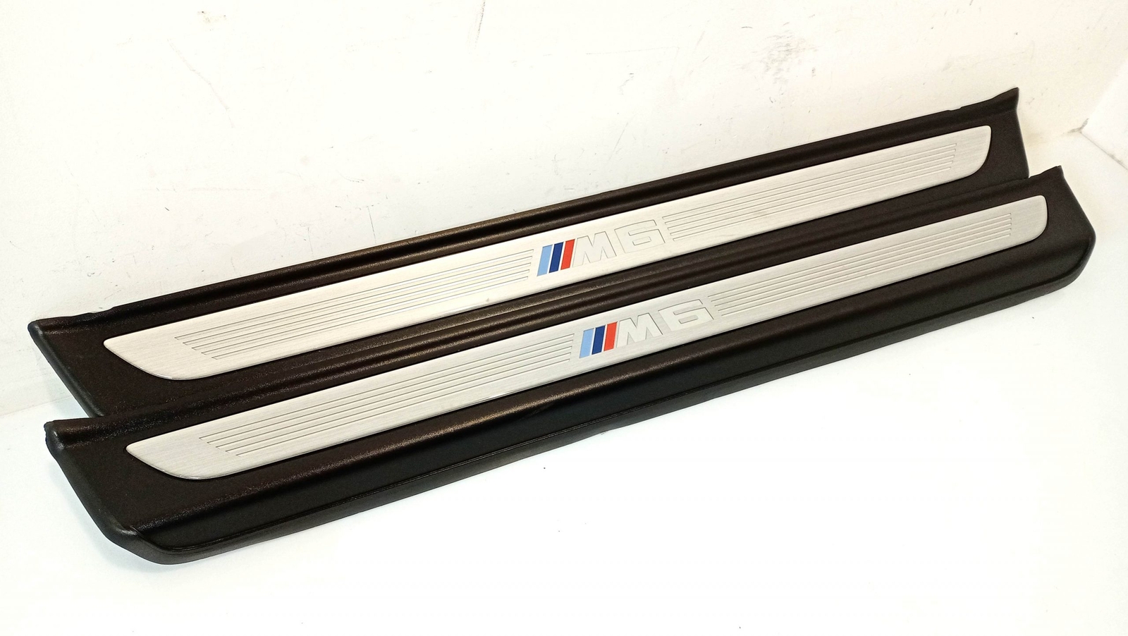 BMW OEM Trim entrance illuminated right 8051816 left 8051815 6  