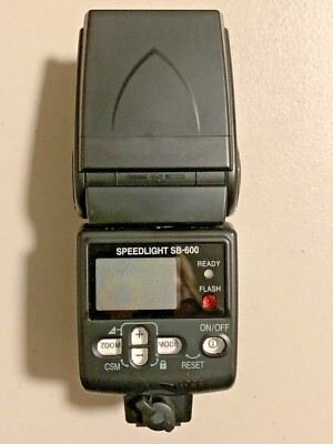 PB) Vintage Nikon SB-600 Speedlight Flash w/Stand, Case, Booklet