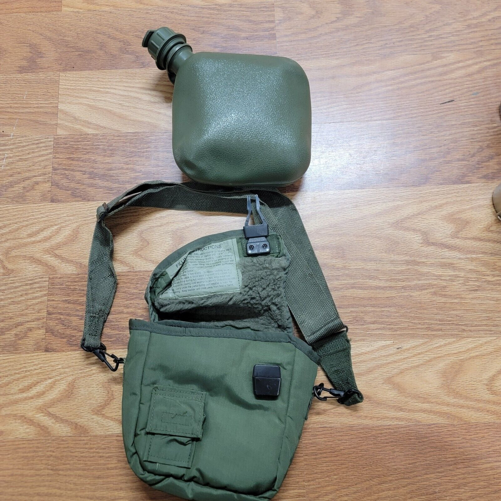US Military 2 QT Collapsible Water Canteen with 2 Quart Pouch Cover & Sling EXC
