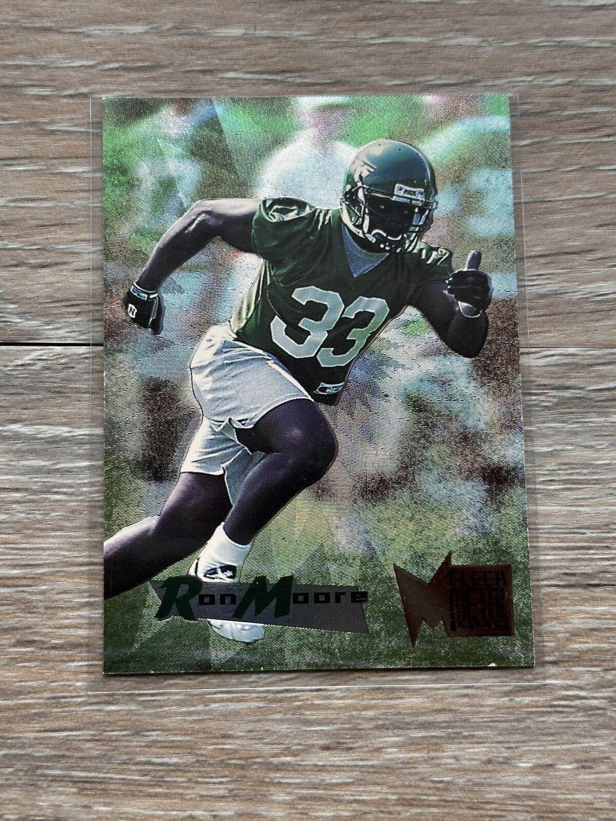 # 136 Ron Moore Eagles 1995 Fleer