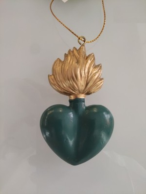 Ex Voto Anhänger mit grüner und goldener Flamme